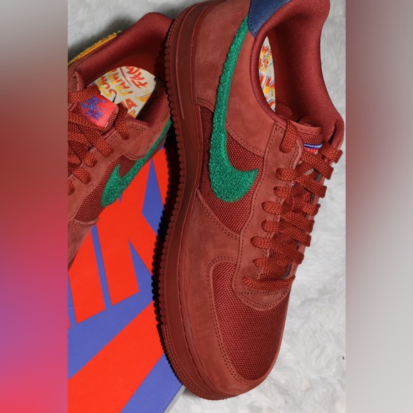 Nike Air Force 1 Low 'La Familia’ Red SP DV5153-600 Mens Size 11 Women’s 12.5 - Picture 2 of 16